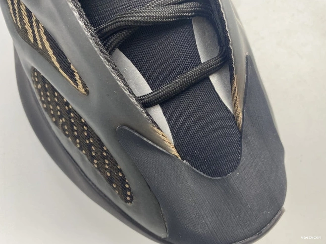 700 ADIDAS GY0189 V3 YEEZY 1207